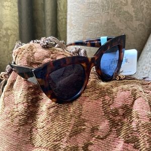 NWT Caliblue sunglasses cat eye and tortoise-look frames.
